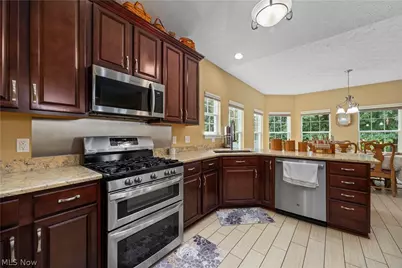 3981 Timber Walk, Lorain, OH 44053 - Photo 6