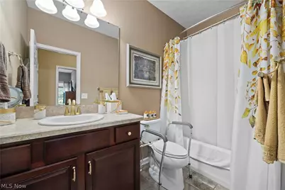 3981 Timber Walk, Lorain, OH 44053 - Photo 10