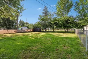 9011 Manorford Dr, Loveland, OH 44130 - Photo 32