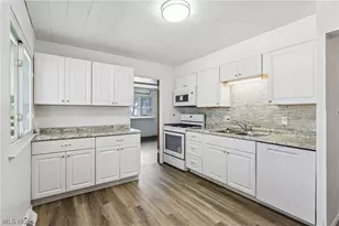 9011 Manorford Dr, Loveland, OH 44130 - Photo 2