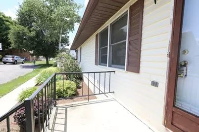 1269 Somerset Drive #B, Salem, OH 44460 - Photo 2