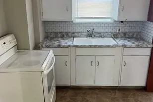 918 9th St SW, Massillon, OH 44647 - Photo 10