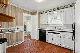 339 E 315th St, Willowick, OH 44095 - Photo 8