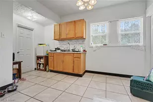 1536 Clay St, Youngstown, OH 44506 - Photo 4