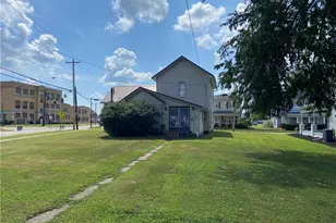 353 S River St, Newcomerstown, OH 43832 - Photo 4
