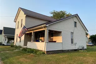 353 S River St, Newcomerstown, OH 43832 - Photo 2