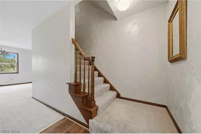 135 Seneca Trail SW, Hartville, OH 44632 - Photo 2