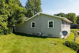 260 Hazelwood Ave, Barberton, OH 44203 - Photo 24