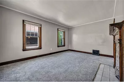 167 N Hazelwood Avenue, Youngstown, OH 44509 - Photo 6