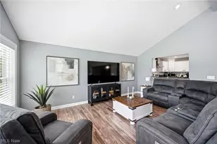 1280 Surfside Cir, Aurora, OH 44202 - Photo 12