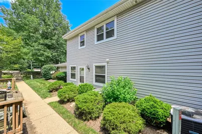 2455 Island Drive #B, Uniontown, OH 44685 - Photo 2