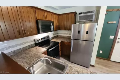 46103 New England Square #B, New Waterford, OH 44445 - Photo 8
