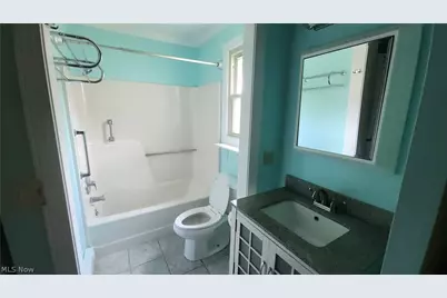 46103 New England Square #B, New Waterford, OH 44445 - Photo 14