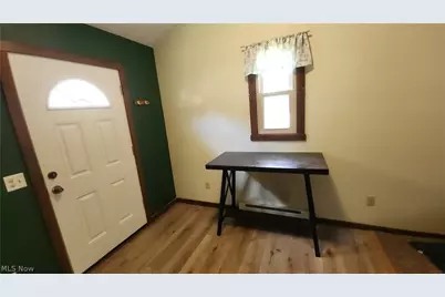 46103 New England Square #B, New Waterford, OH 44445 - Photo 4