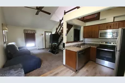 46103 New England Square #B, New Waterford, OH 44445 - Photo 6