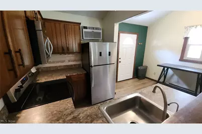 46103 New England Square #B, New Waterford, OH 44445 - Photo 8