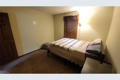 46103 New England Square #B, New Waterford, OH 44445 - Photo 12