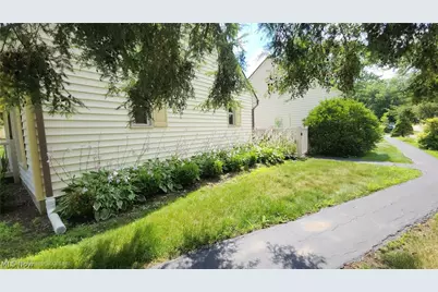 46103 New England Square #B, New Waterford, OH 44445 - Photo 22