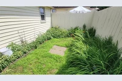 46103 New England Square #B, New Waterford, OH 44445 - Photo 18