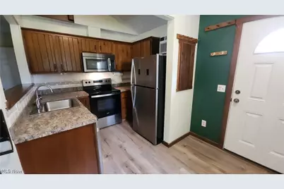 46103 New England Square #B, New Waterford, OH 44445 - Photo 6