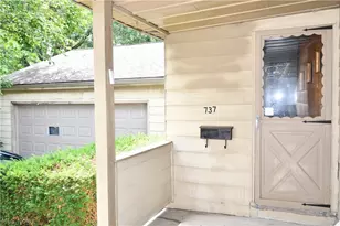 737 Porter Ave, Campbell, OH 44405 - Photo 4