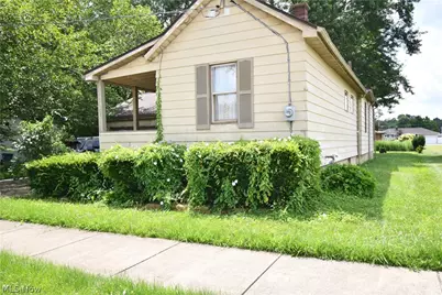 737 Porter Avenue, Campbell, OH 44405 - Photo 2