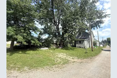 154 W Washington Street, Alliance, OH 44601 - Photo 4