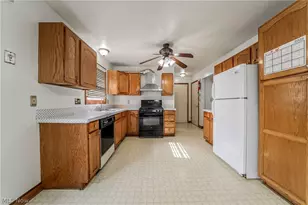 1211 Big Falls Ave, Akron, OH 44310 - Photo 10