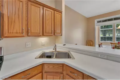 5645 Clingan Road #2B, Struthers, OH 44471 - Photo 6