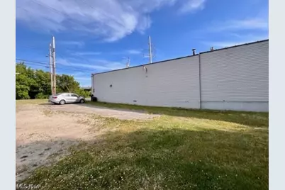 988 W Bowery Street, Akron, OH 44307 - Photo 18