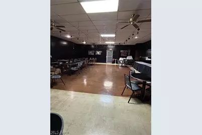 988 W Bowery Street, Akron, OH 44307 - Photo 2