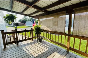 324 Fairview St, West Lafayette, OH 43845 - Photo 2