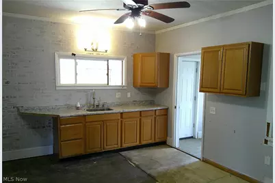 856 Cherry Road NW, Massillon, OH 44647 - Photo 4