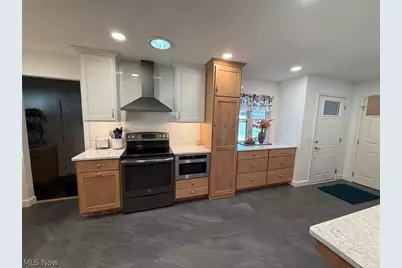112 Karns Drive, Dover, OH 44622 - Photo 8