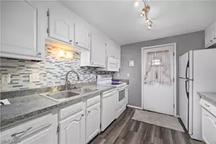 974 Wadsworth Rd, Medina, OH 44256 - Photo 2