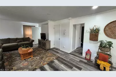 513 Henry Street, Elyria, OH 44035 - Photo 4