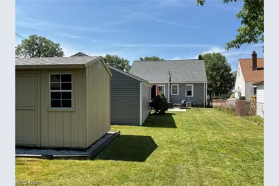 31910 Dickerson Road, Willowick, OH 44095 - Photo 2