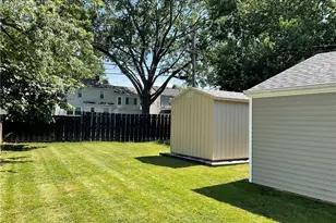 31910 Dickerson Rd, Willowick, OH 44095 - Photo 22