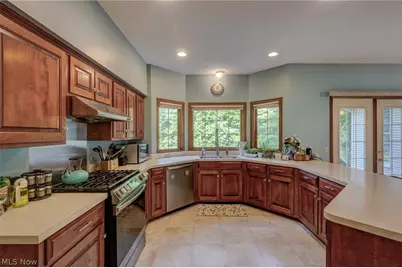 6506 Forestwood Street NW, Canton, OH 44718 - Photo 12