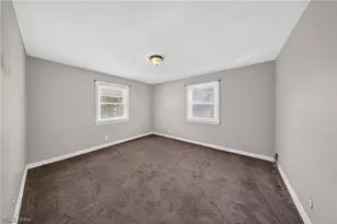 378 Hillwood Dr, Akron, OH 44320 - Photo 14