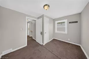378 Hillwood Dr, Akron, OH 44320 - Photo 18