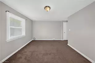 378 Hillwood Dr, Akron, OH 44320 - Photo 16