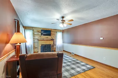 300 N Seneca Street, Rittman, OH 44270 - Photo 4