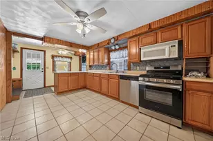 32 Water St, Geneva, OH 44041 - Photo 4