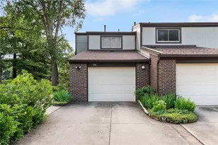 174 St Clair Dr, Akron, OH 44307 - Photo 2