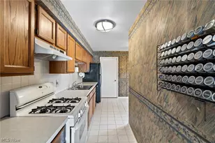 174 St Clair Dr, Akron, OH 44307 - Photo 12