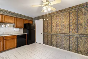 174 St Clair Dr, Akron, OH 44307 - Photo 10