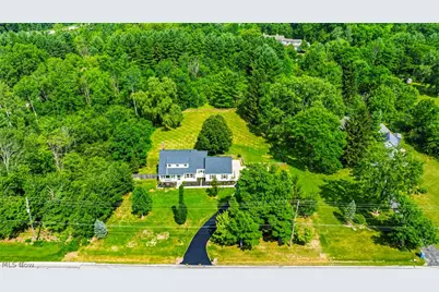 17911 Snyder Road, Chagrin Falls, OH 44023 - Photo 2
