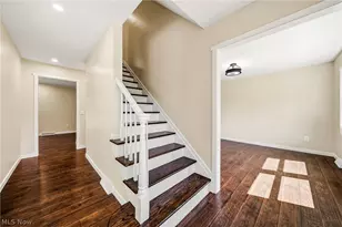 17911 Snyder Rd, Chagrin Falls, OH 44023 - Photo 4