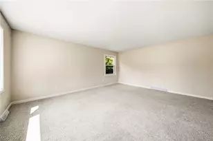 17911 Snyder Rd, Chagrin Falls, OH 44023 - Photo 6